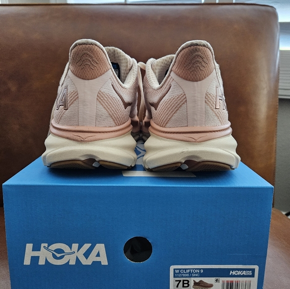 Hoka Clifton 9 women's size 7 - Picture 7 of 15